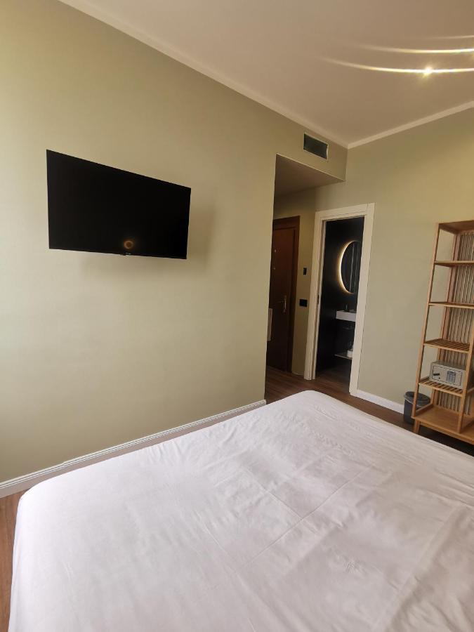 Albium Hotel Albenga Exterior photo