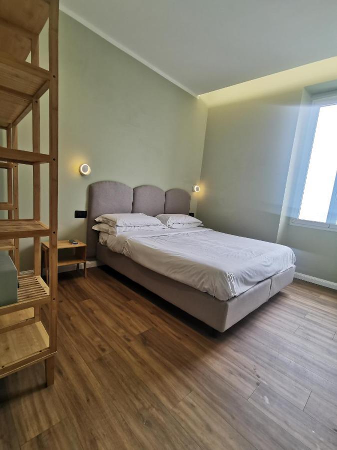 Albium Hotel Albenga Exterior photo