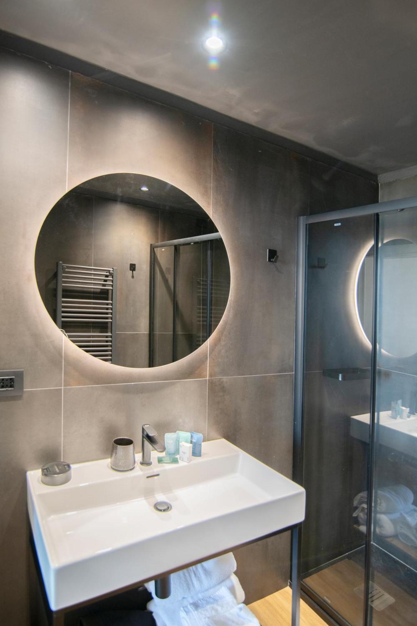 Albium Hotel Albenga Exterior photo