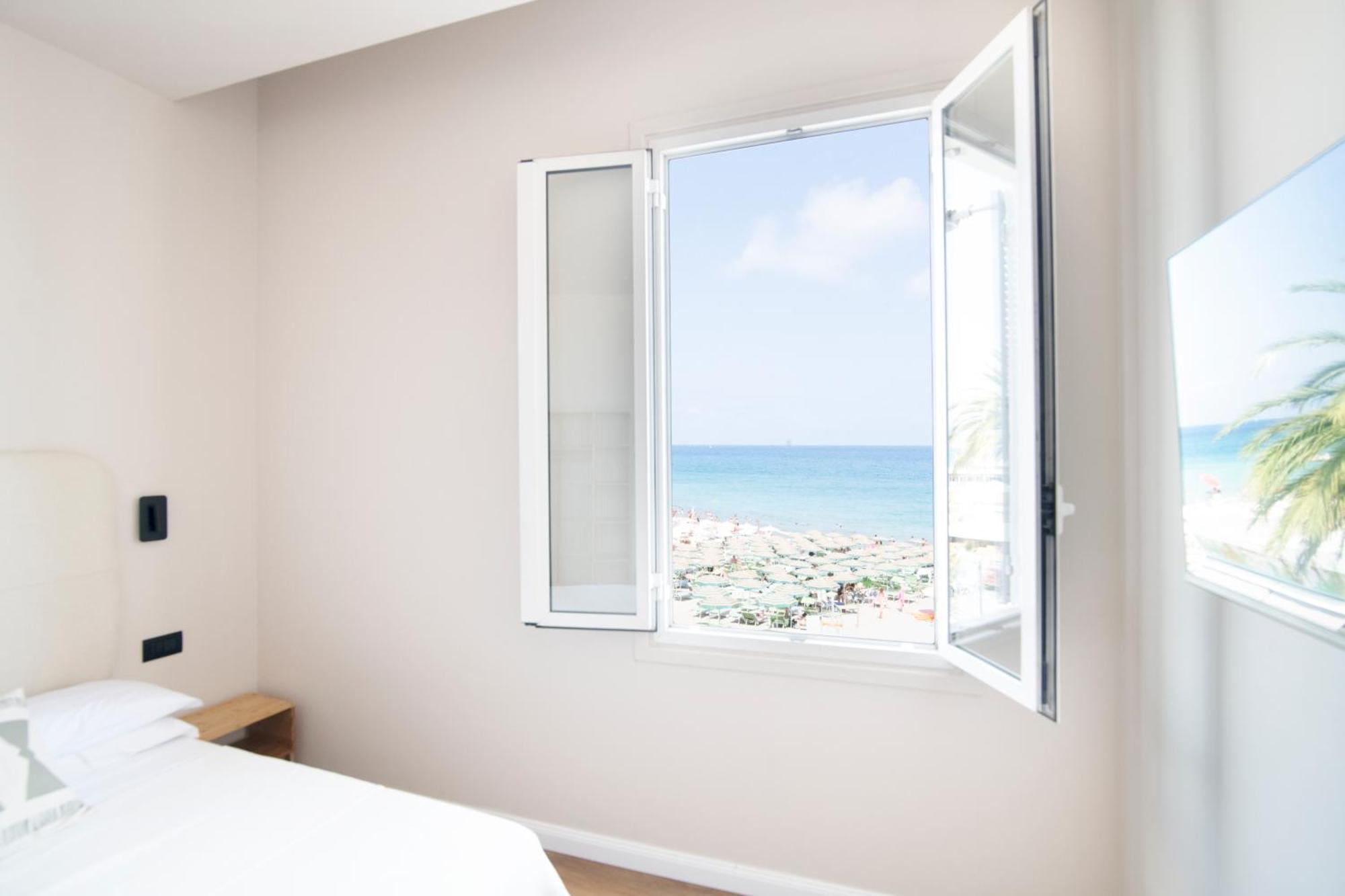 Albium Hotel Albenga Exterior photo