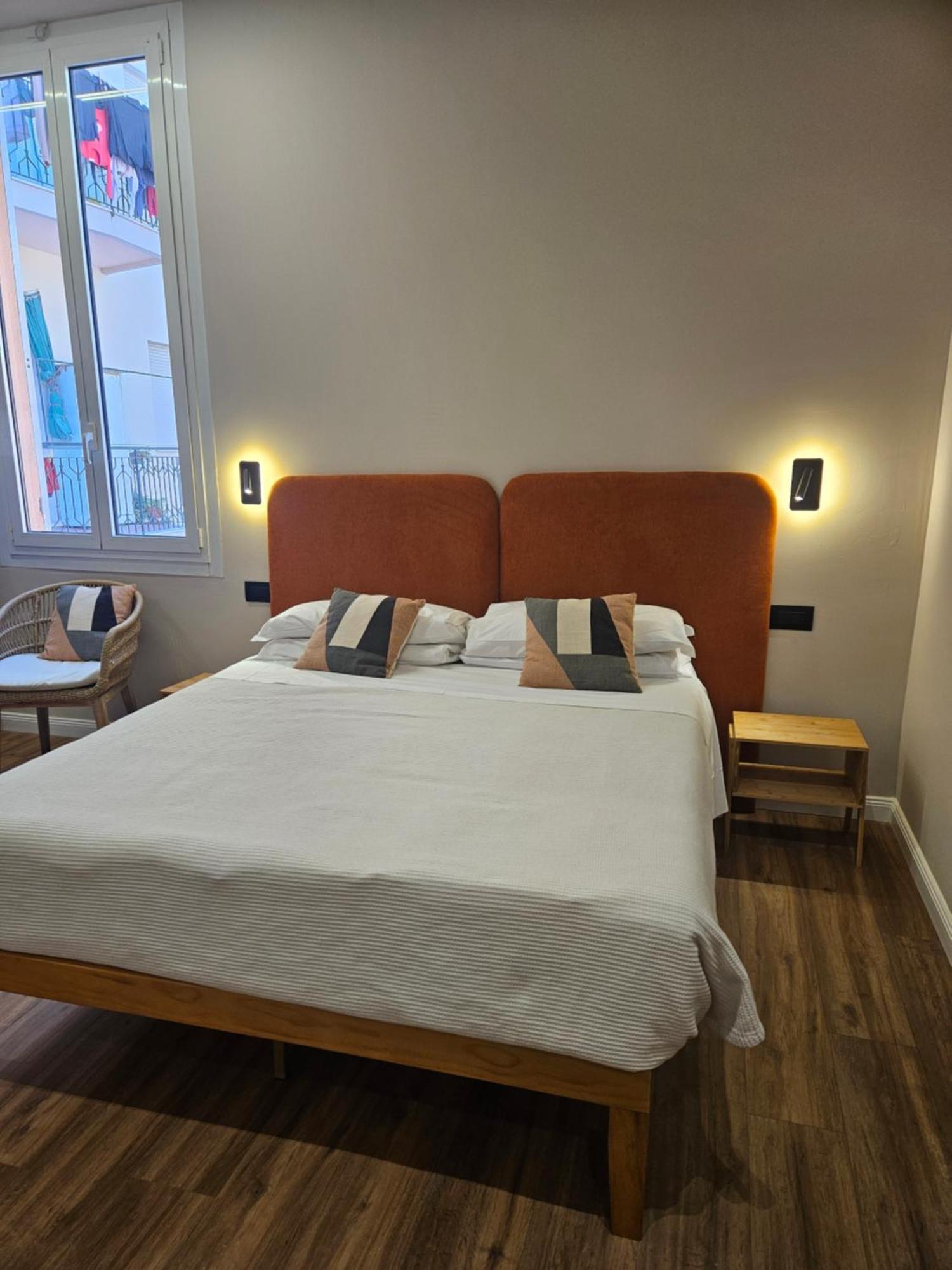 Albium Hotel Albenga Exterior photo